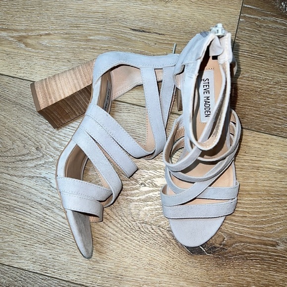 Steve Madden July Light Gray Suede Cage Sandals Size 5.5M - Picture 2 of 9